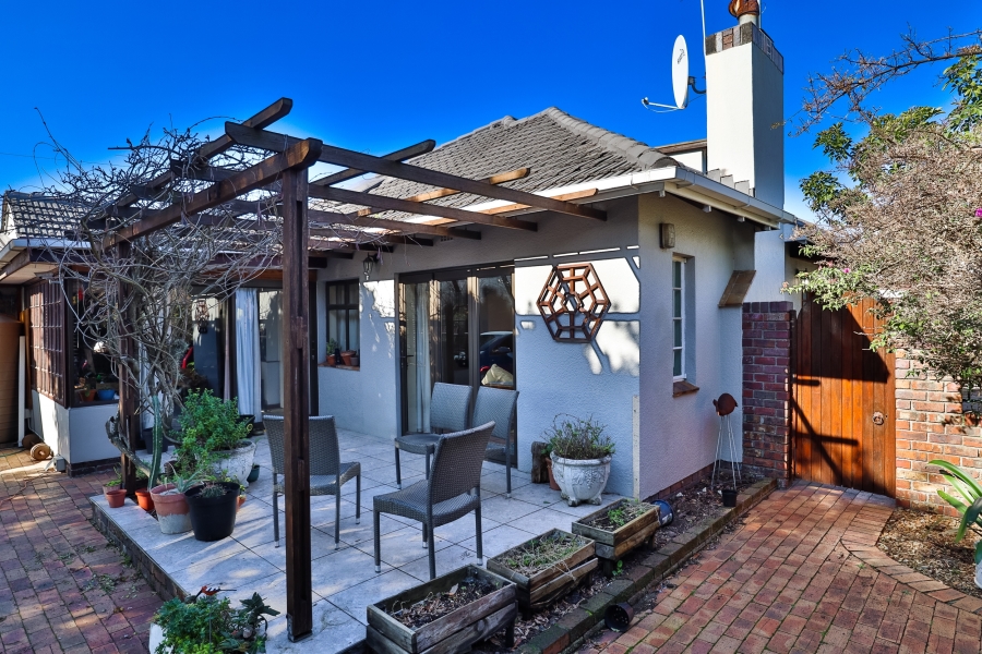 6 Bedroom Property for Sale in Claremont Western Cape